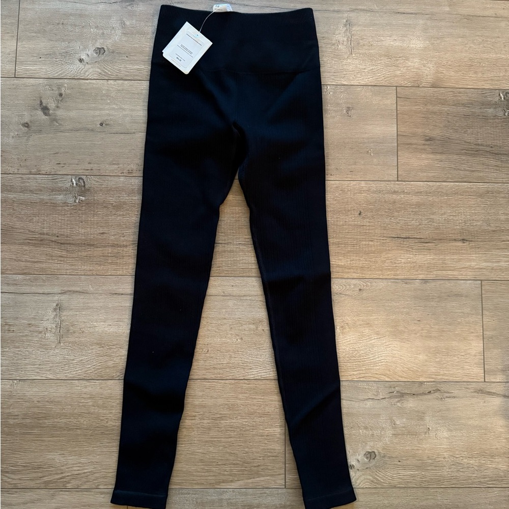 NWT Fabletics Seamless High-Waisted Leggings